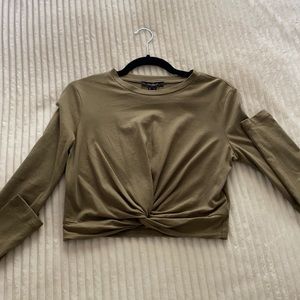 LONGSLEEVE KNOT CROP TOP